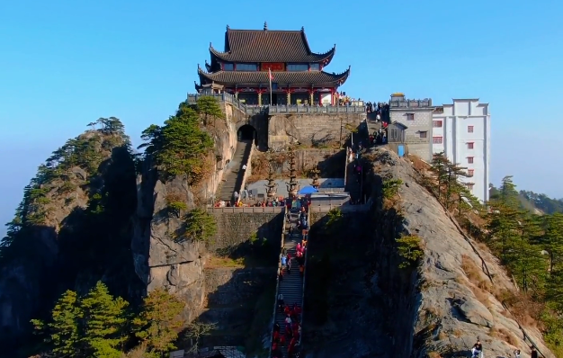 九华山99米大佛-百岁宫-肉身殿-化城寺二日游