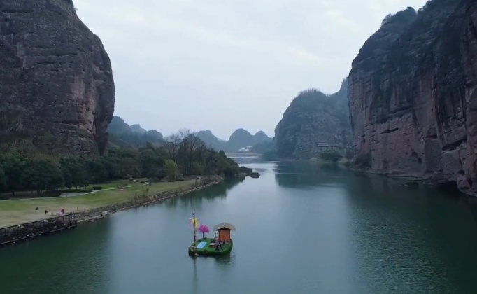 龙虎山三日游＜龙虎山-仙水岩-天师府-景德镇＞